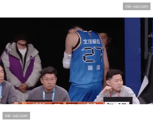 赛后更衣室：浙江队锁定常规赛冠军，刘泽一流下激动泪水